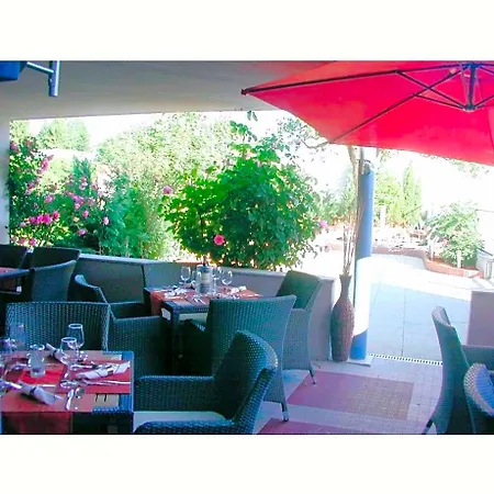 Aragia Aparthotel